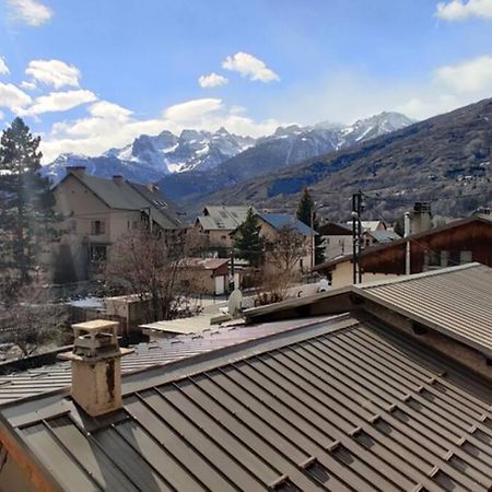 Maison Calme Independante Et Vue Sur Les Montagnes Бриансон Экстерьер фото